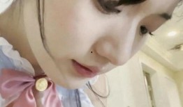 吃瓜女网红图片最新视频,揭秘吃瓜女网红最新视频幕后故事”