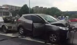 郑州车祸爆料新闻视频,多车连环相撞，伤亡情况令人揪心